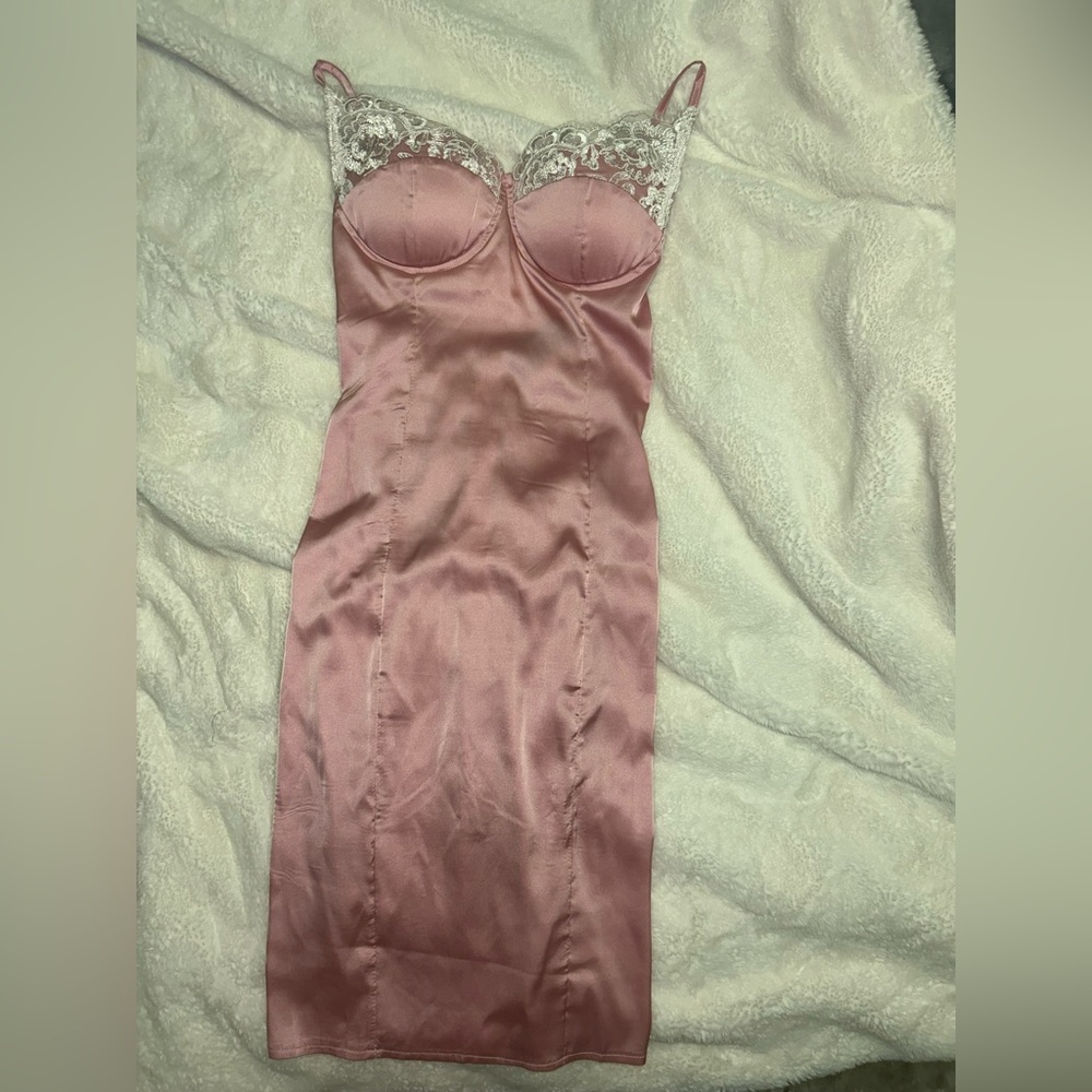 Brand New Satin Rose Pink Allure Accents dress, size small in women’s.